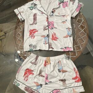Shorts and button down short sleeve western boots pajama set size medium